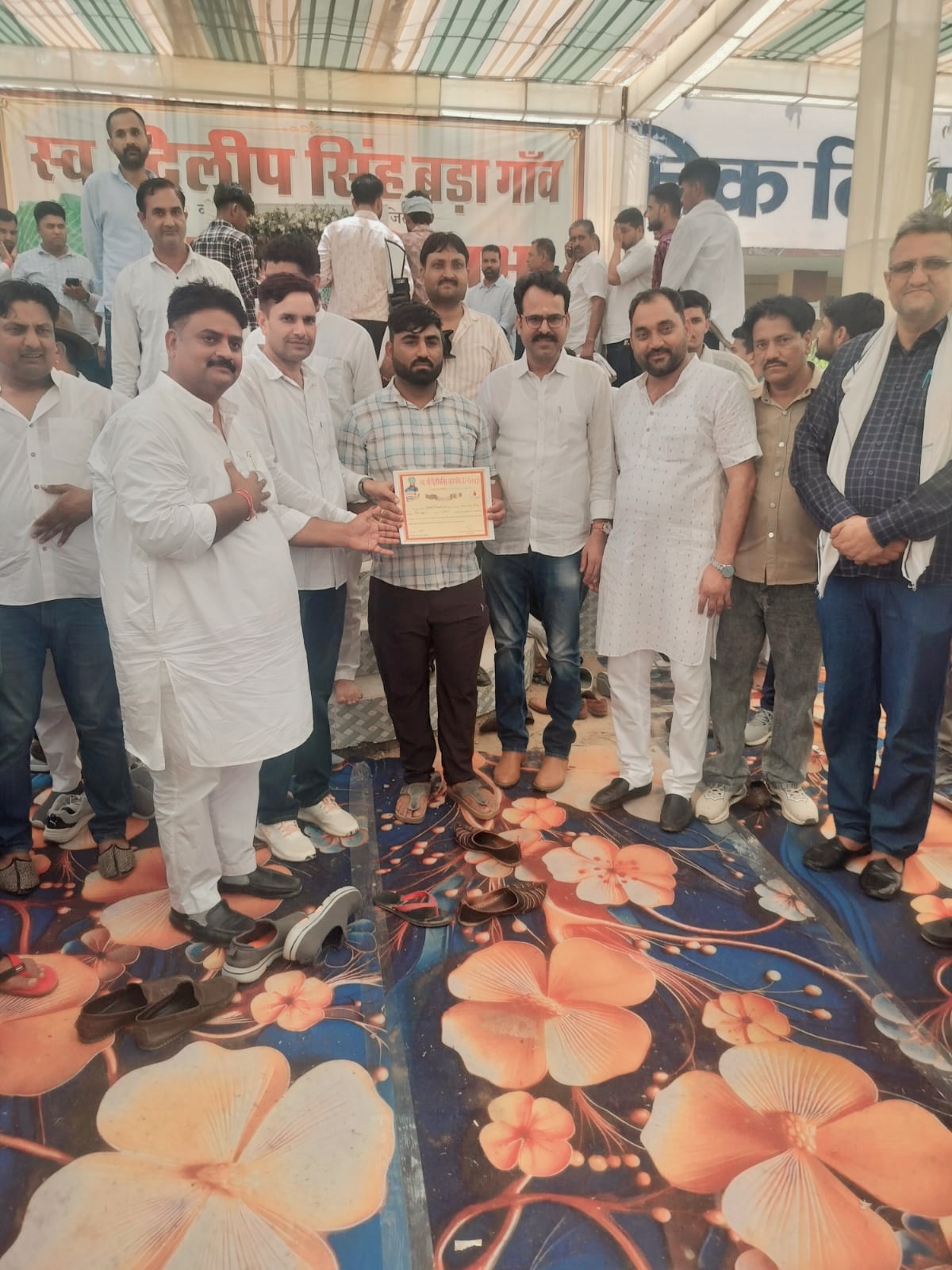 शिविर में सालासर के रक्तदाताओं ने किया रक्त दान