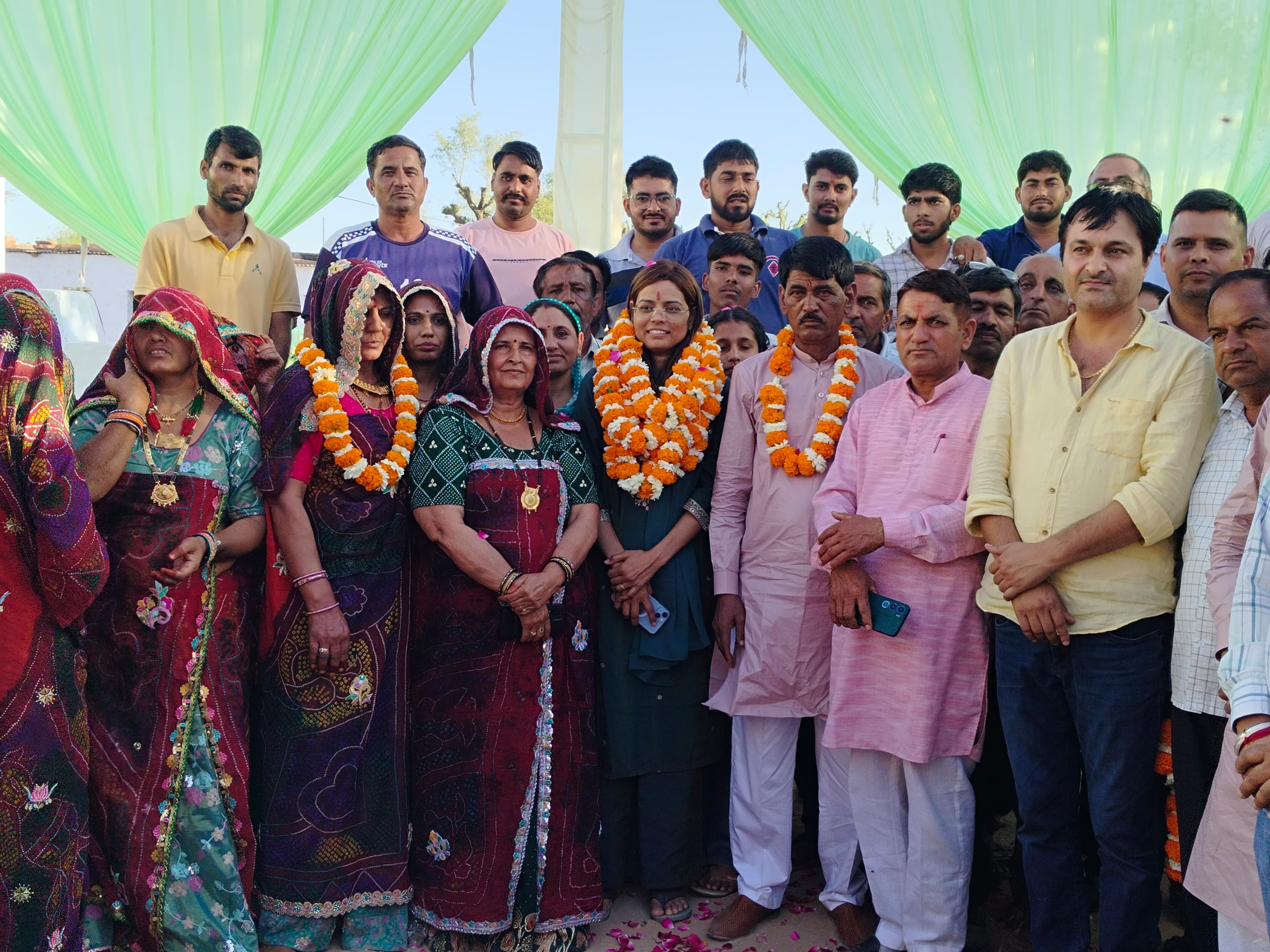 बामणिया की सुनीता डूडी ने यूपीएससी में 364वी रैंक प्राप्त की।