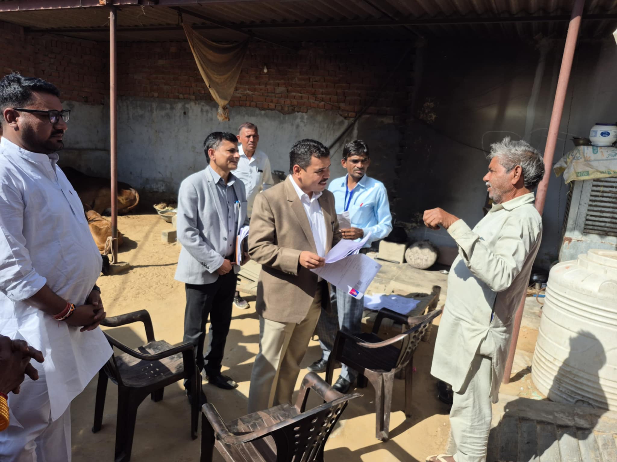 जिला निर्वाचन अधिकारी अभिषेक सुराणा ने किया सादुलपुर विधानसभा क्षेत्र का दौरा, नीमा व सांखू ग्राम पंचायत में एसआईआर—2026 अंतर्गत कार्यों की ली जानकारी 