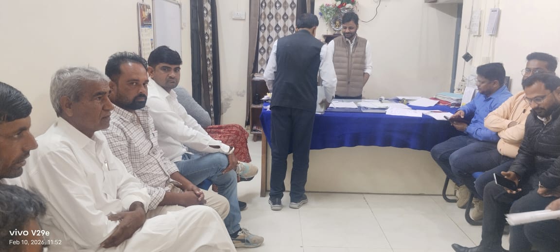 सौर ऊर्जा कंपनी की मनमानी पर प्रशासन सख्त, किसानों को मिलेगा पूरा मुआवजा