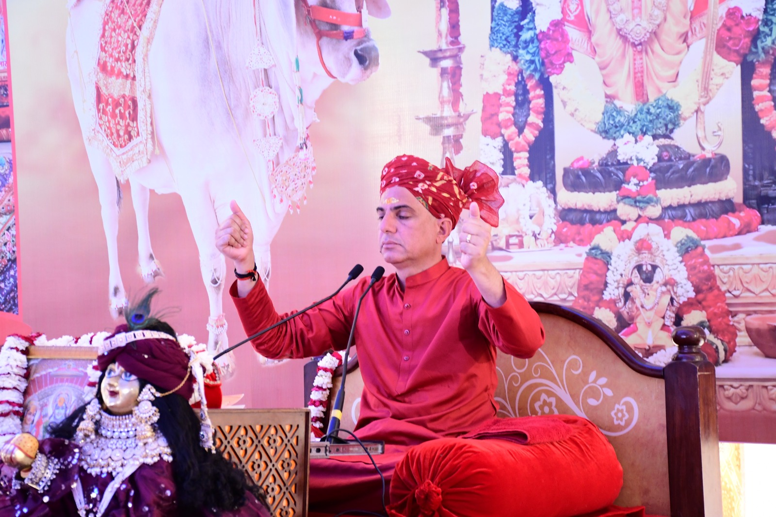 कथा मे भगवान श्रीराम के जन्मोत्सव का प्रसंग सुनाया।