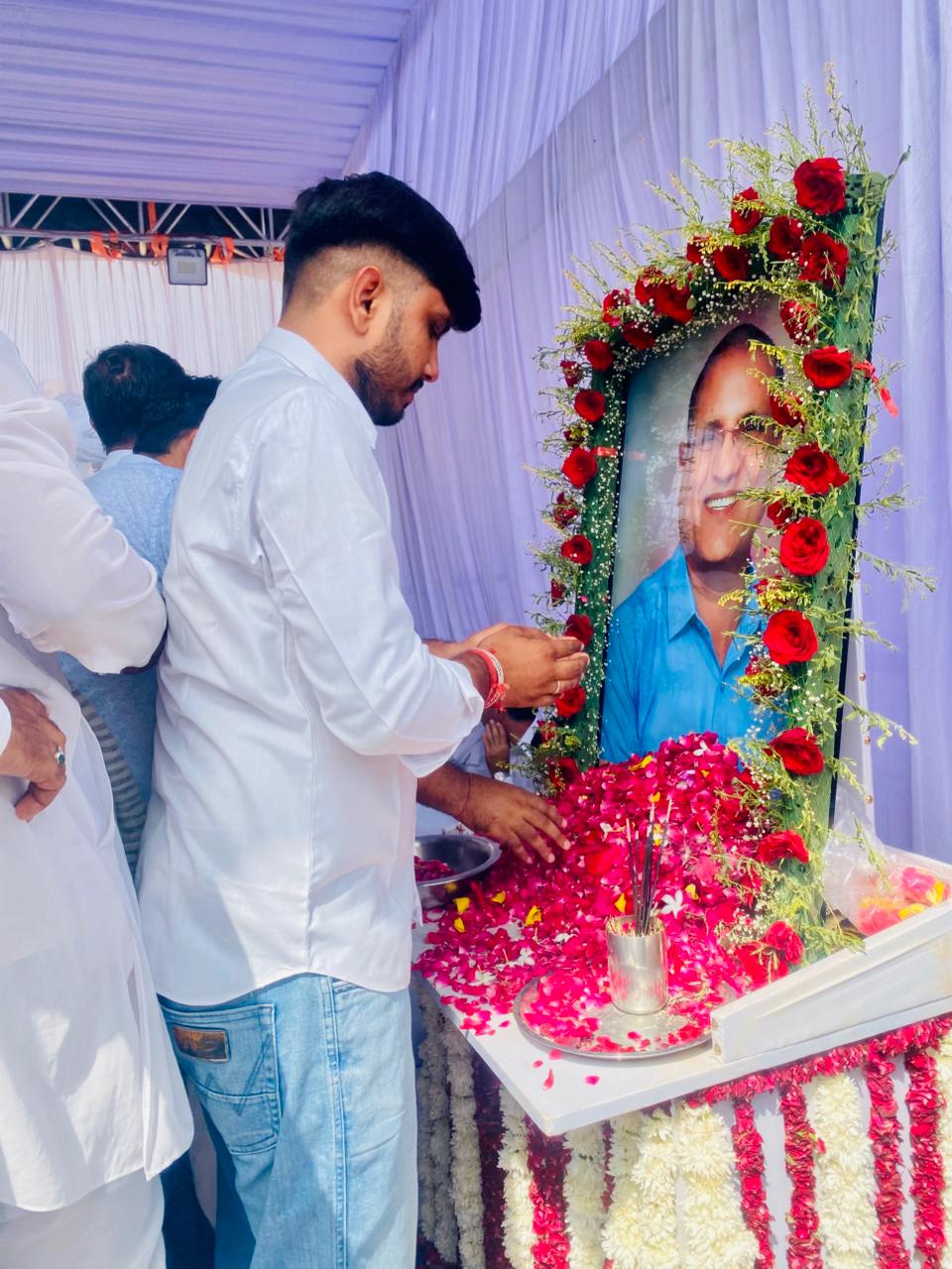 कांग्रेस कार्यकर्ताओ ने स्व. रामेश्वर डूडी को दी श्रद्धांजलि।