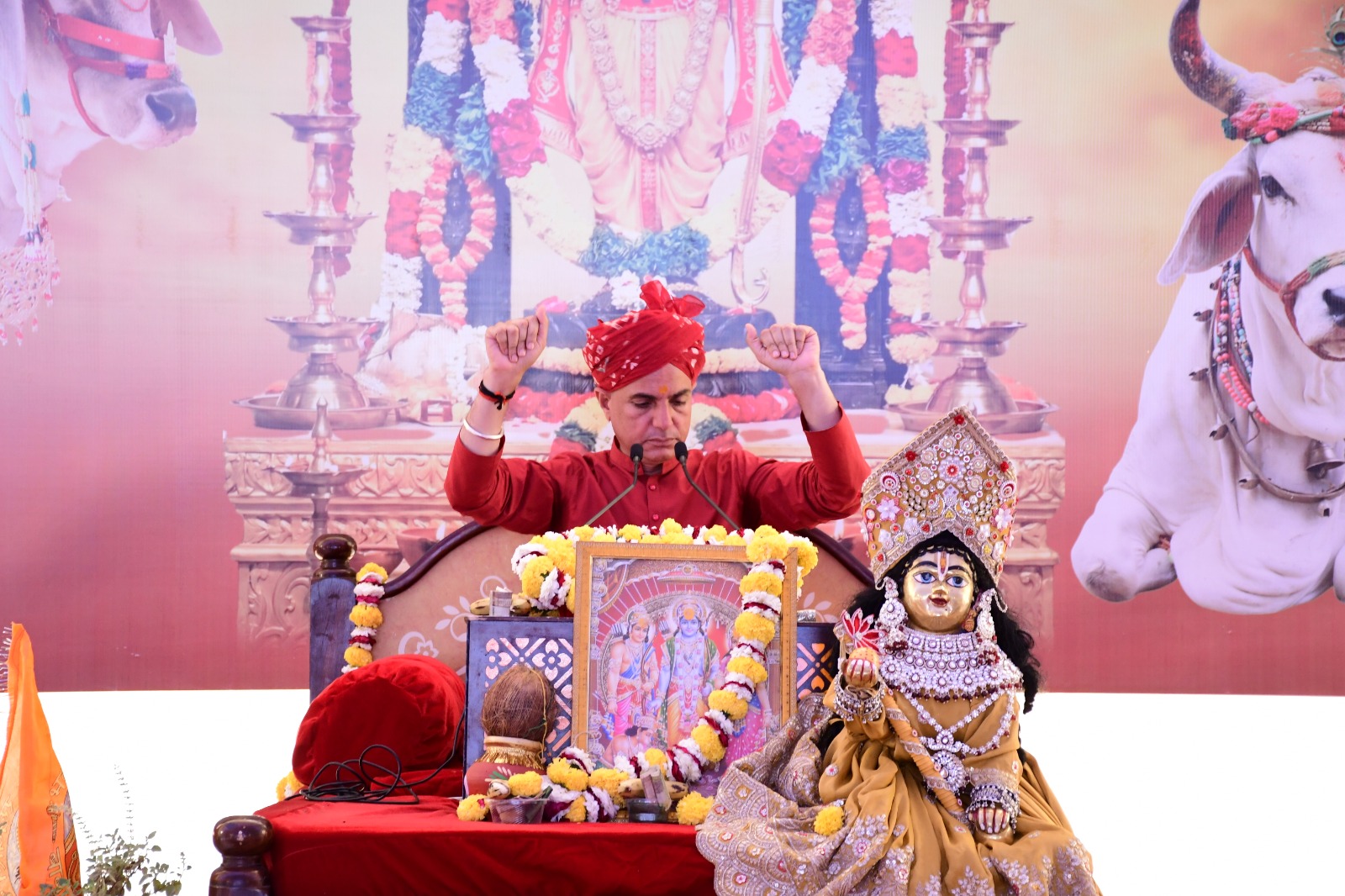 कथा मे भगवान श्रीराम का राज्याभिषेक व 14 वर्षो का वनवास का प्रसंग सुनाया।