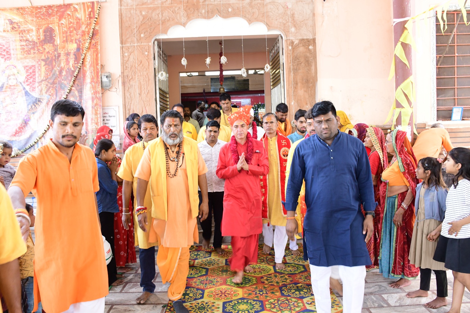 कथा में भगवान श्री राम और भरत के मिलन का प्रसंग सुनाया।