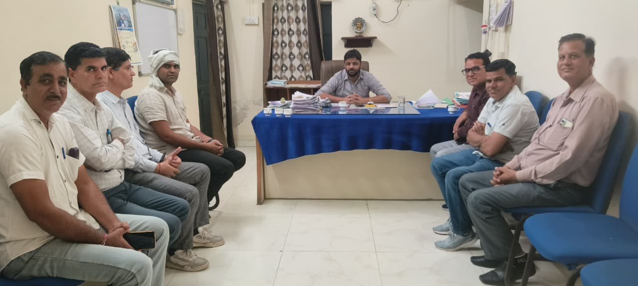 जनगणना ड्यूटियों में संवेदनशीलता बरतने की मांग, प्रशासन ने दिया सकारात्मक आश्वासन