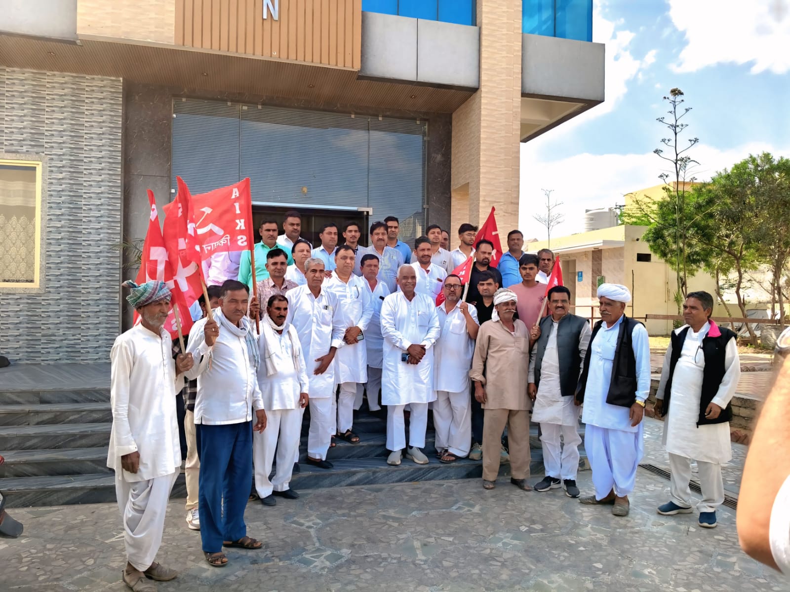 रतनगढ़ में किसान सभा के राष्ट्रीय उपाध्यक्ष व सीकर सांसद कॉमरेड अमराराम का स्वागत